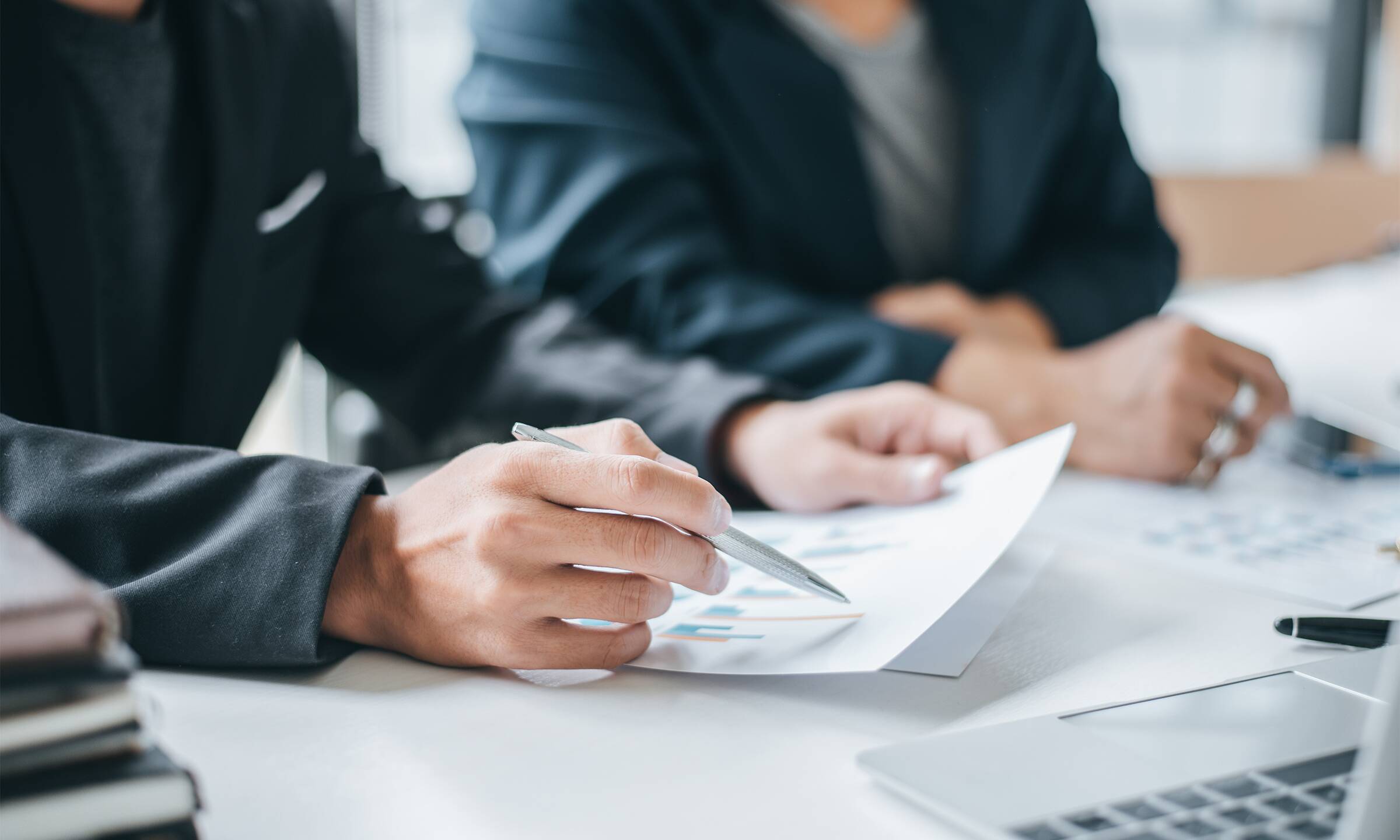 Dialoguer avec les acteurs économiques et académiques