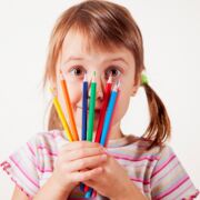 Composés nocifs dans les fournitures scolaires  - Les parents démunis pour protéger leurs enfants !