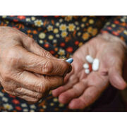 Médicaments Halte à l’overdose pour les personnes âgées !