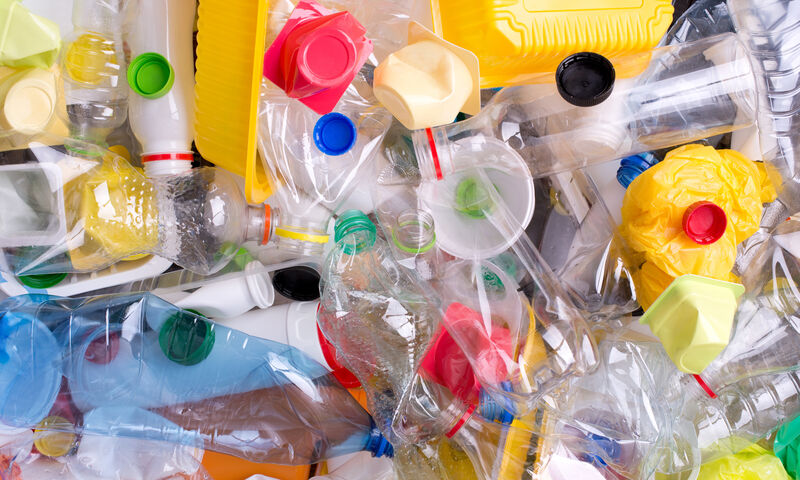 Consigne sur les bouteilles en plastique : Priorité à la poubelle