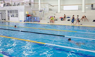 Chloramines Quels risques à nager régulièrement en piscine ?
