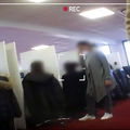 Démarchage téléphonique (vidéo) •
Caméra cachée dans un centre de téléprospection