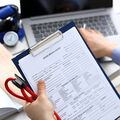 Deux médecins condamnés
