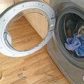 Hublot de lave-linge • 
					Explosions en série