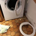 Le hublot du lave-linge explose •
Au vendeur de prendre en charge les pannes et malfaçons