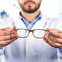 Lentilles et lunettes Les opticiens peuvent répondre aux urgences