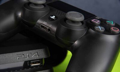 PlayStation 4 Sony condamné pour avoir limité l’utilisation de manettes non officielles