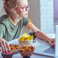 Pub pour la malbouffe •
Les enfants toujours plus exposés