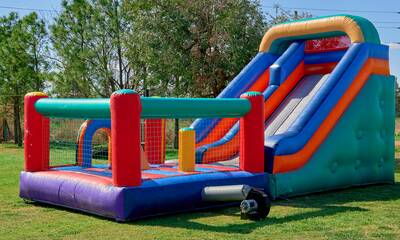 Structures gonflables 70 % non conformes