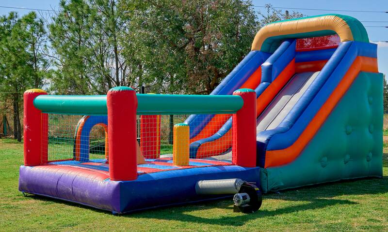 Structures gonflables 70 % non conformes Structures gonflables 70 % non conformes