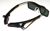 Les lunettes 3D intégrant des écouteurs.