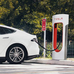 Voitures électriques Tesla La recharge devient payante