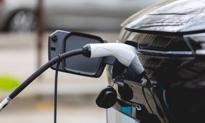 Bornes de recharge Le gouvernement laisse les usagers en rade !
