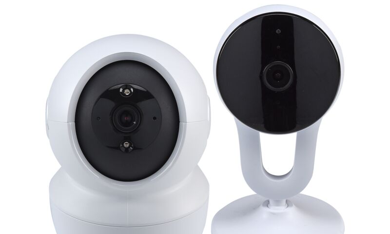 Connecter caméra de surveillance d'intérieur à son smartphone. 