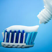 Dentifrices avec fluor de synthèse