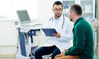 Médecin généraliste ou spécialiste : qui consulter ?