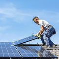 Rénovation énergétique •
Poser des panneaux solaires
