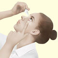 Les bons gestes pour mettre du collyre