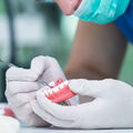 100 % Santé •
Des couacs chez les dentistes