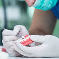 100 % santé •
Des couacs chez les dentistes