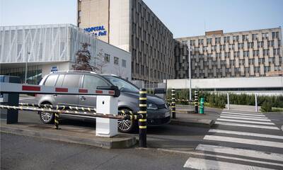 Accès aux soins Hôpital public, parking privé