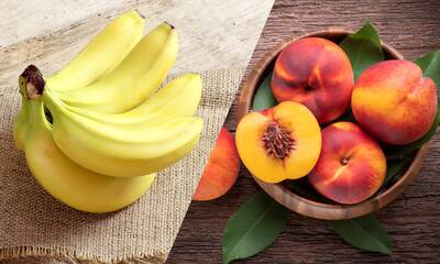 Banane ou pêche Qui gagne le match carbone des fruits ?