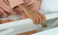 Contention en Ehpad Une fausse solution contre les chutes
