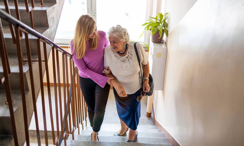 Dépendance On tente de suivre l’exemple du baluchonnage québécois