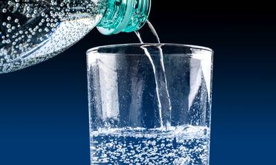 Eaux gazeuses  Bulles et bobards