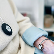 Maintien à domicile La téléassistance vieillit mal