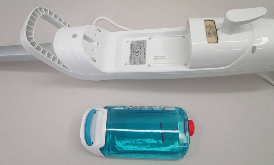 Réservoir amovible d'un nettoyeur vapeur balai. réservoir amovible nettoyeur vapeur