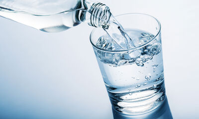 Quelle eau boire ? Eau du robinet, eau en bouteille ou eau filtrée