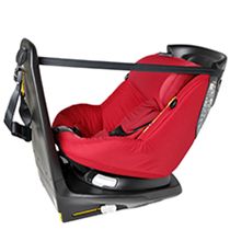 Siège i-Size pour enfant de 61 à 105 cm, qui doit être installé dos à la route jusqu’à 15 mois, et peut l’être jusqu’à 87 cm.