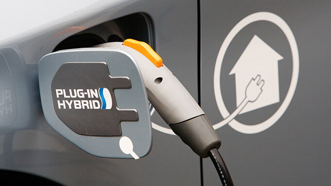 visuel guide achat voitures hybrides recharge